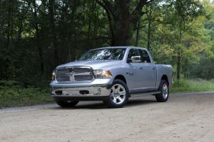Dodge Ram 1500 Lone Star Silver Crew Cab 2016 года